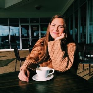 Meet your Posher, Hannah